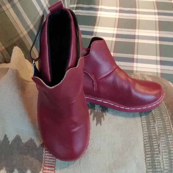 COPY - Red Booties. 8m - Picture 4 of 4